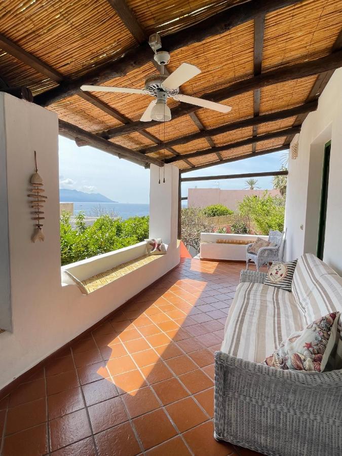 Villa Pomelia, Villa Nel Corso Di Santa Marina Salina A 50 Mt Dal Mare エクステリア 写真