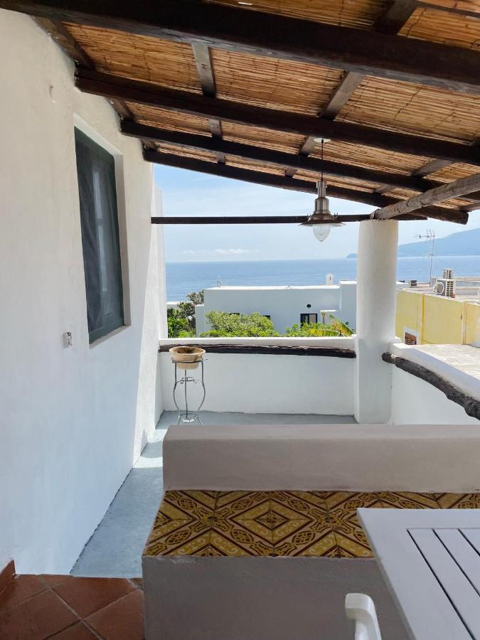 Villa Pomelia, Villa Nel Corso Di Santa Marina Salina A 50 Mt Dal Mare エクステリア 写真
