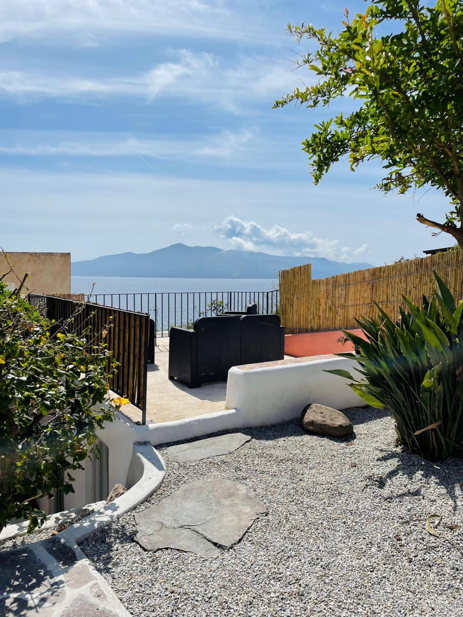 Villa Pomelia, Villa Nel Corso Di Santa Marina Salina A 50 Mt Dal Mare エクステリア 写真