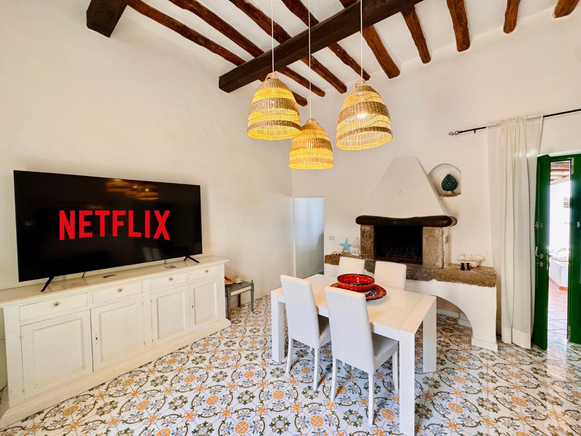 Villa Pomelia, Villa Nel Corso Di Santa Marina Salina A 50 Mt Dal Mare エクステリア 写真
